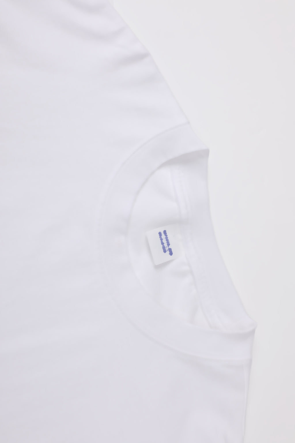 【綿100%】長袖 ポケットTシャツ | 肌触りの良い ホワイトで温もりのある ルーズフィット