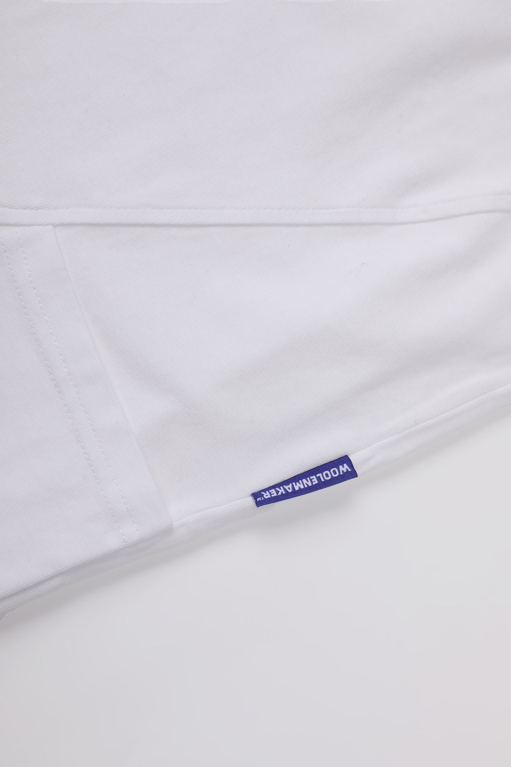 【綿100%】長袖 ポケットTシャツ | 肌触りの良い ホワイトで温もりのある ルーズフィット