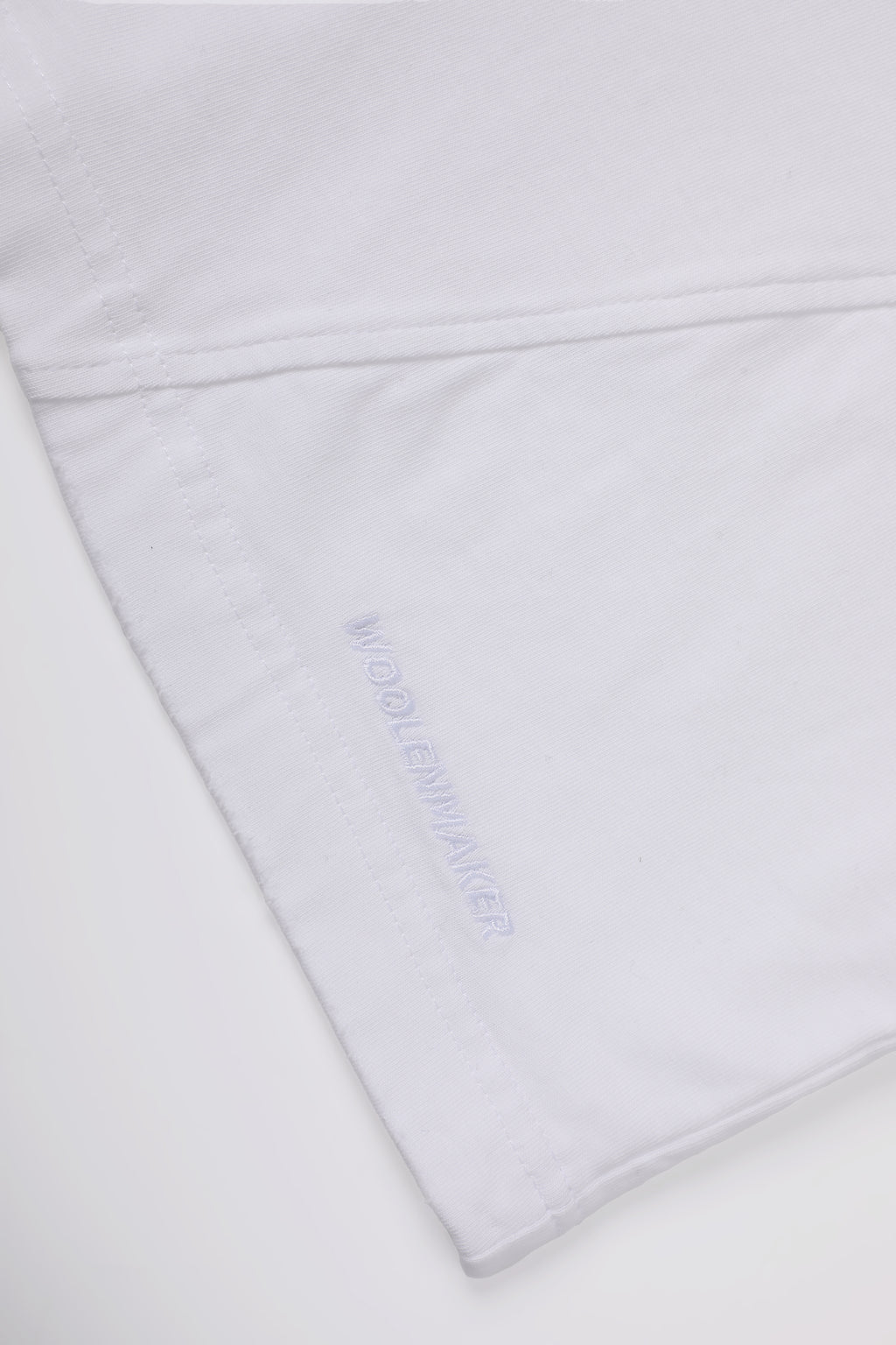 【綿100%】長袖 ポケットTシャツ | 肌触りの良い ホワイトで温もりのある ルーズフィット