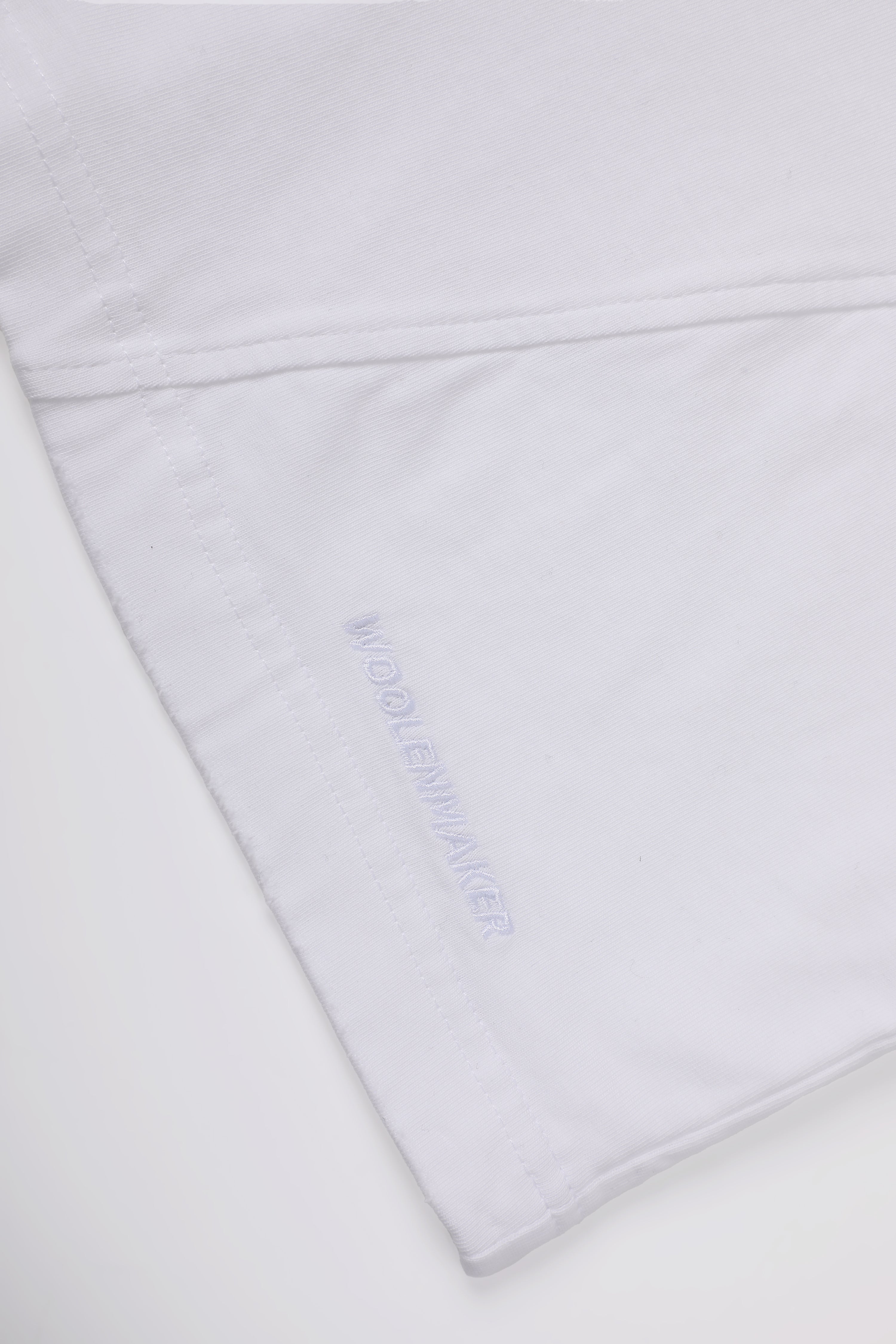 【綿100%】長袖 ポケットTシャツ | 肌触りの良い ホワイトで温もりのある ルーズフィット