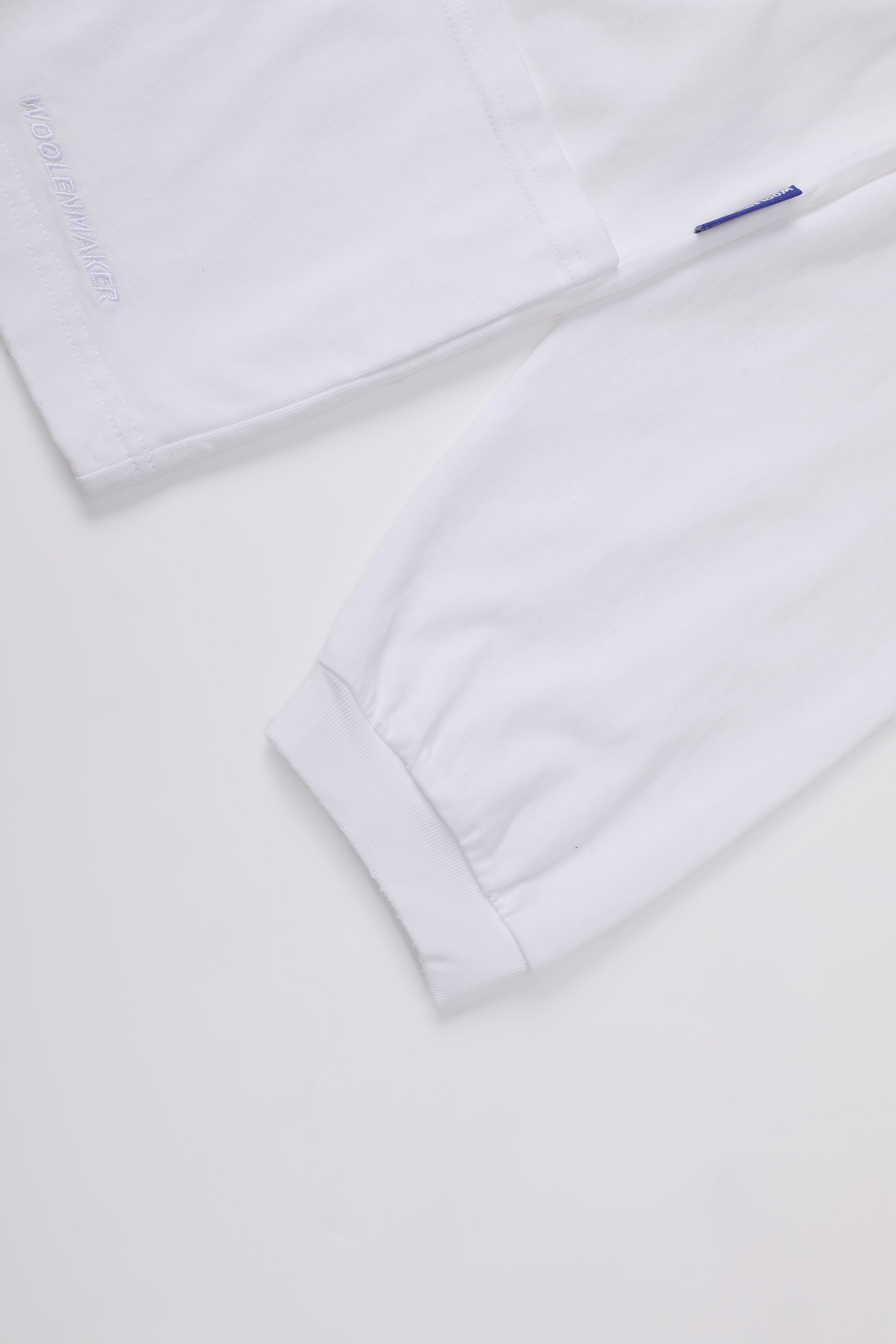 【綿100%】長袖 ポケットTシャツ | 肌触りの良い ホワイトで温もりのある ルーズフィット