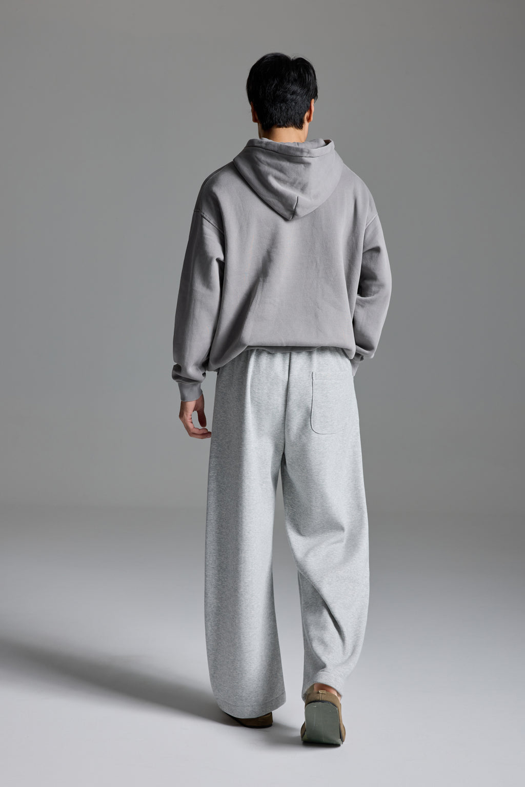 【ゆったり着心地】LINDEN の スウェットパンツ グレー | おしゃれなスポーツウェア 普段使い