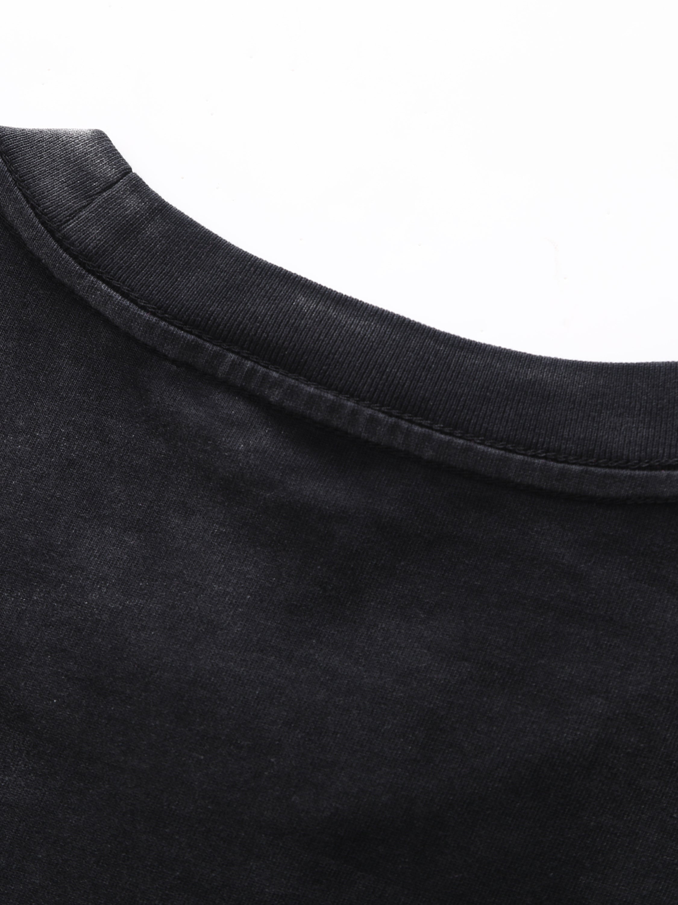 【渋谷系クール】LINDEN クロップドTシャツ ブラック | デザイン文字入りの短めシルエット