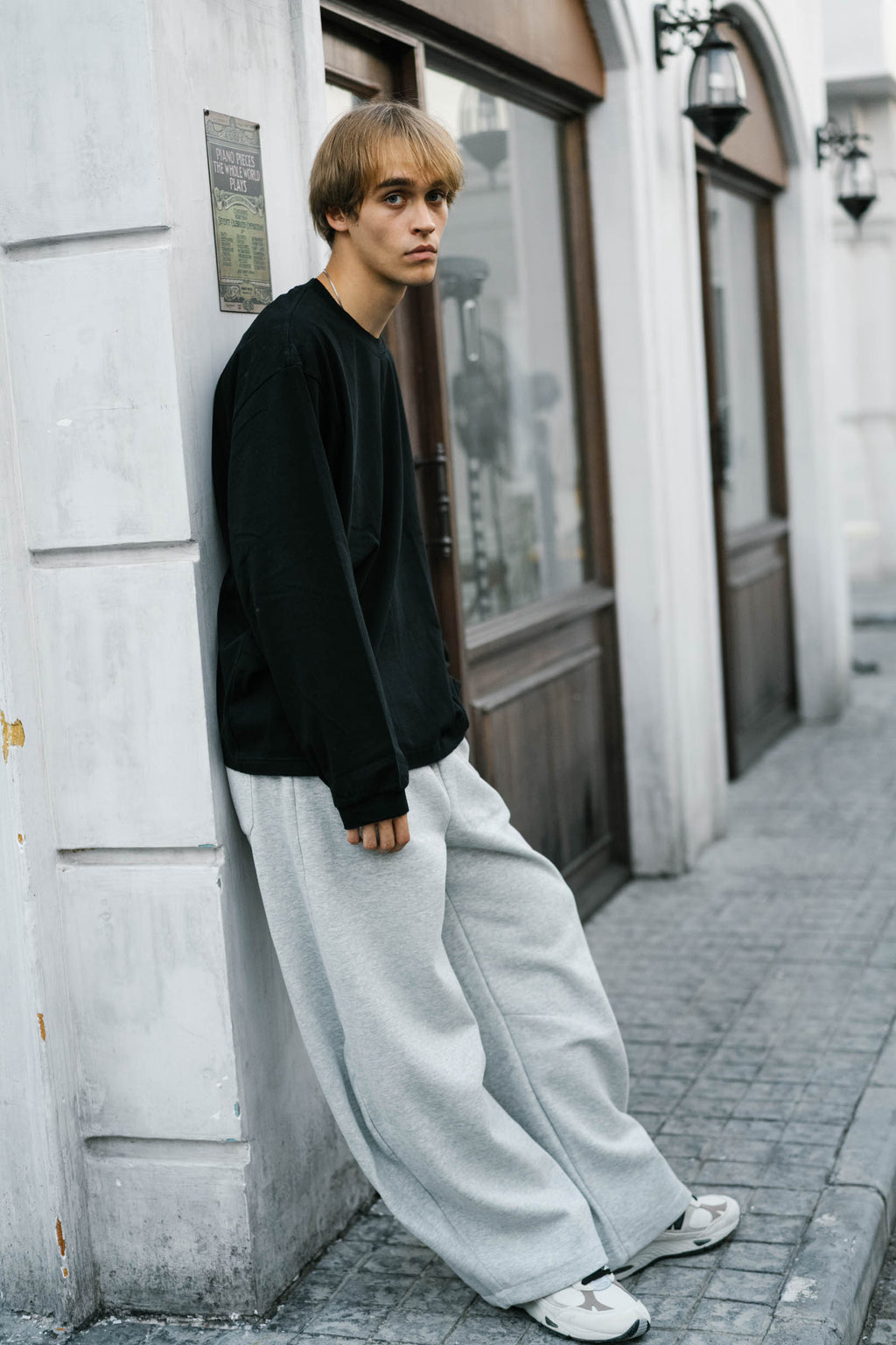 LINDEN ストレートスウェットパンツ グレー